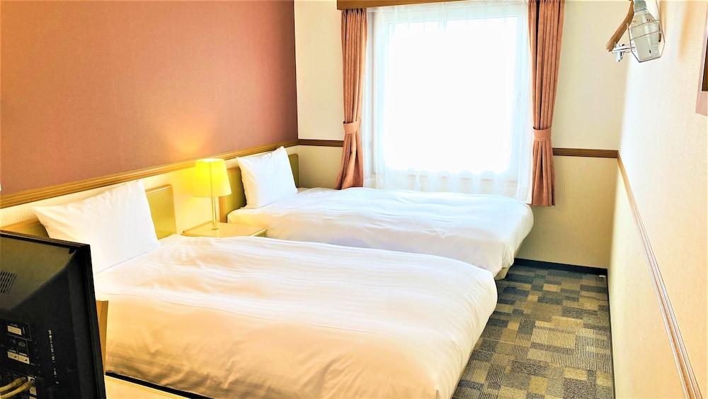 Toyoko Inn Atami Ekimae Exterior photo